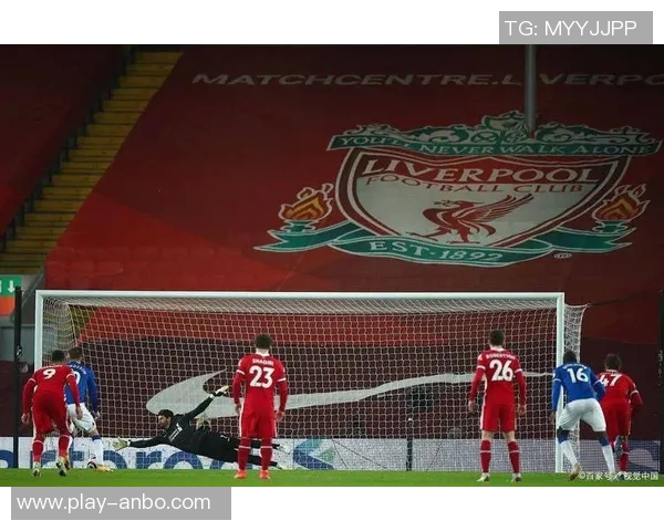 那不勒斯巴黎勒沃库森争夺20岁弗莱堡中场新星曼赞比