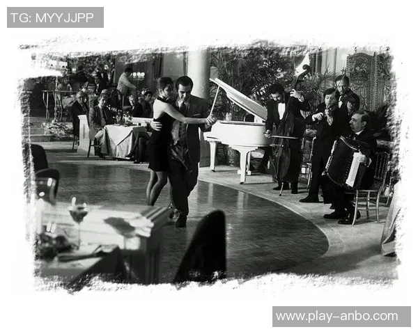 加布里埃尔高空跃起意外重摔下体撞击立柱引发男人们的共鸣与心痛